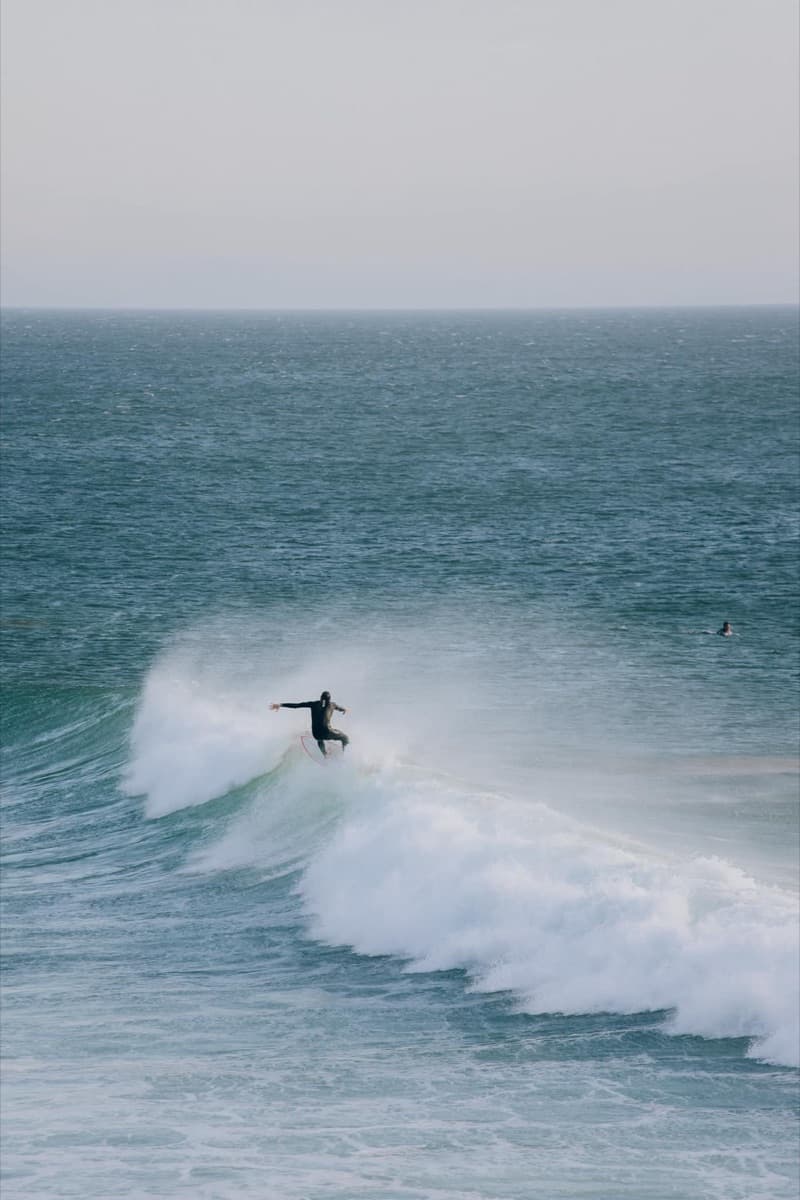 Surfing na fali